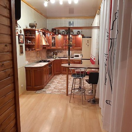 Куренiвський Двiр Κίεβο Εξωτερικό φωτογραφία
